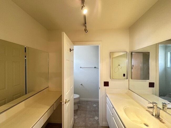 Building Photo - Unique property with NO HOA