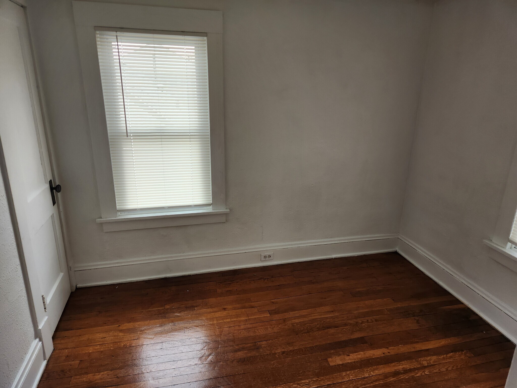 Building Photo - 4648 W 149th St