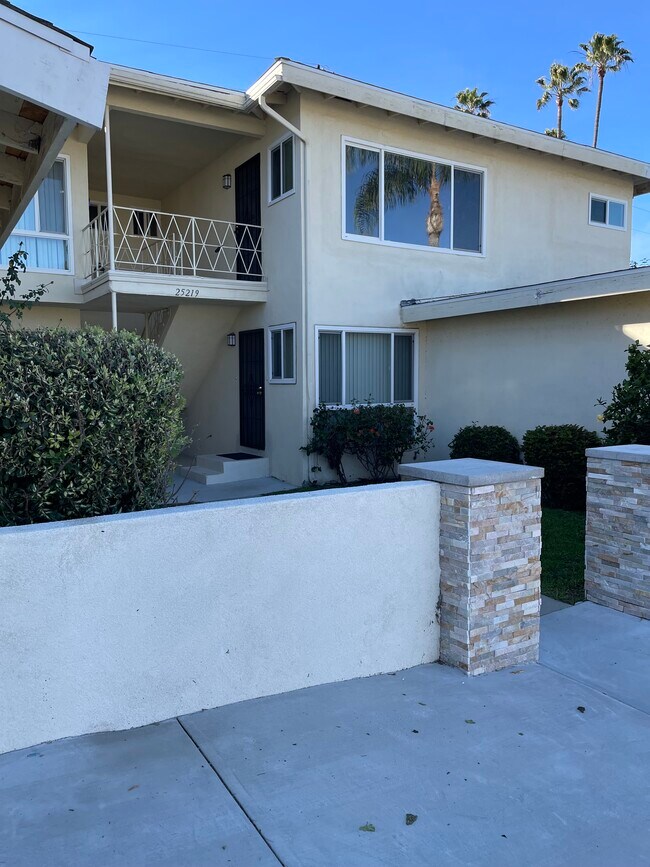 front of house - 25219 Loytan St