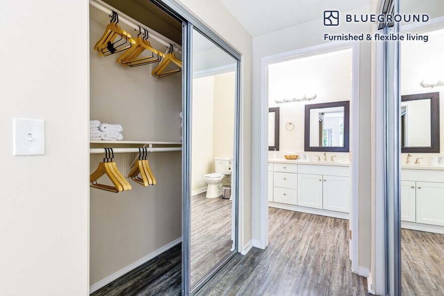 Building Photo - 16070 Sunset Blvd