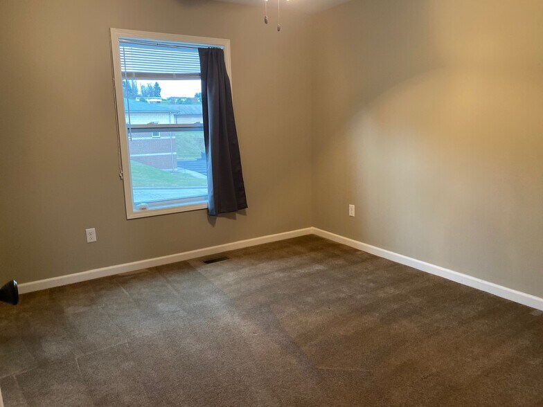Building Photo - 68115 Tinmar Dr