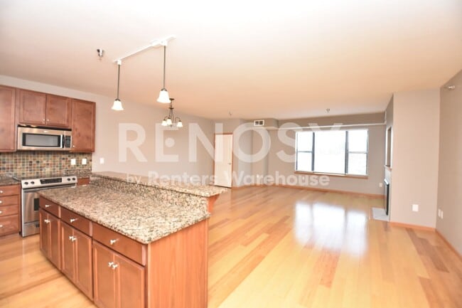 Building Photo - 1155 Ford Rd