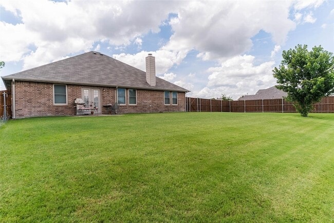Building Photo - 1001 English Ivy Dr