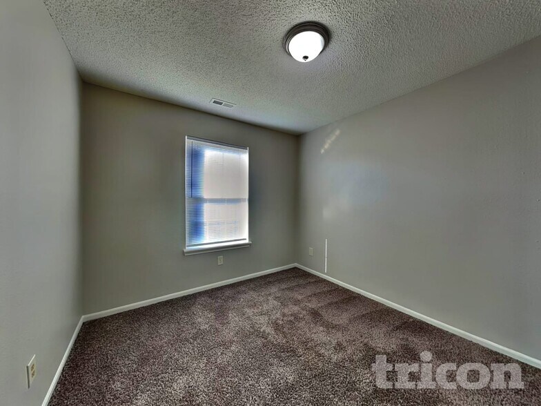 Building Photo - 4900 Hunters Run