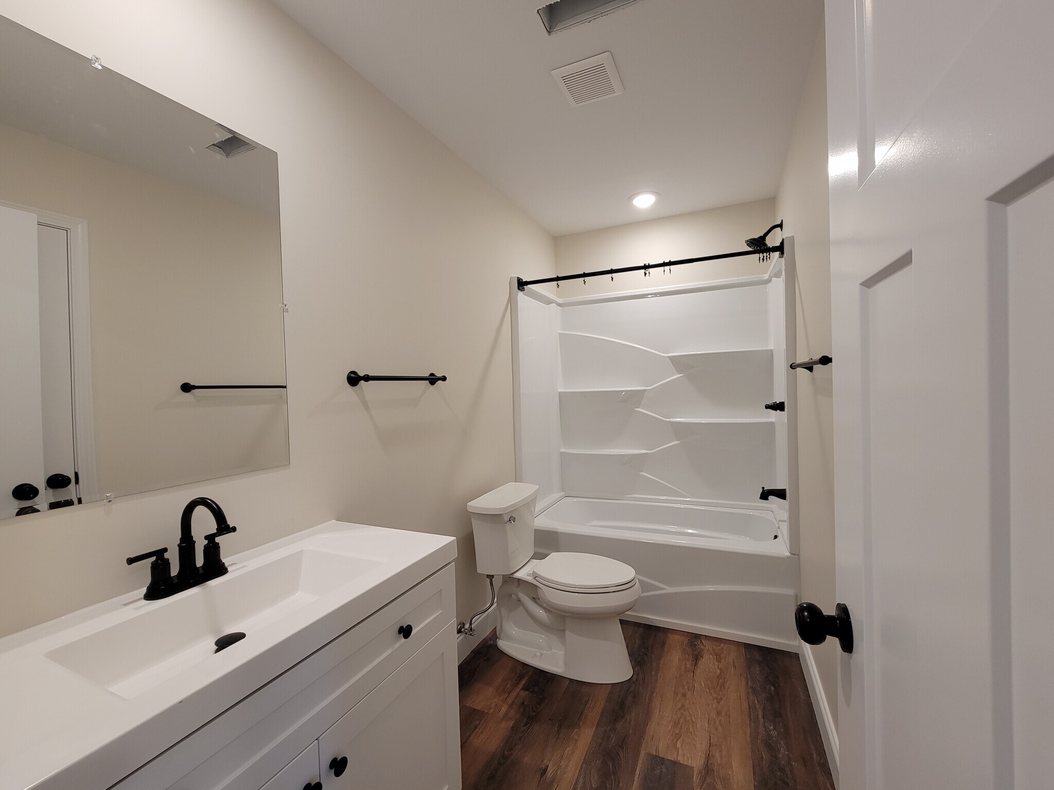 Second Full Bath - 517 Hendrickson St