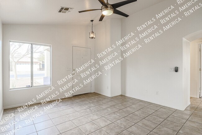 Building Photo - 12043 W Windrose Dr