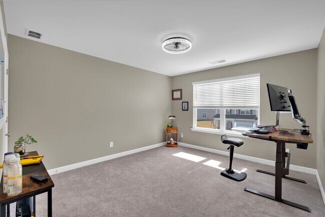 Building Photo - Beautiful Fully Furnished.