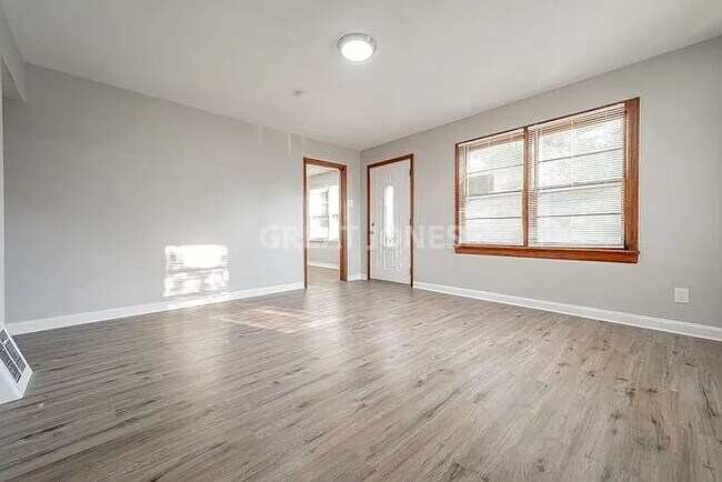 Building Photo - 1143 Charbonier Rd