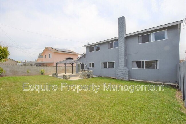 Building Photo - 2675 Munson St