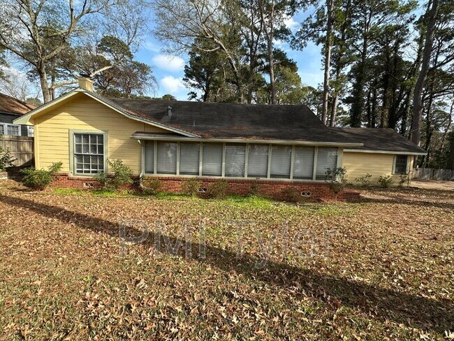 Building Photo - 343 Bonner St