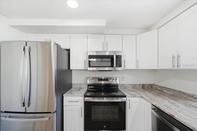 Building Photo - 7527 Hatteras Dr
