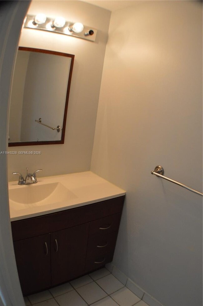 Building Photo - 1527 Veracruz Ln