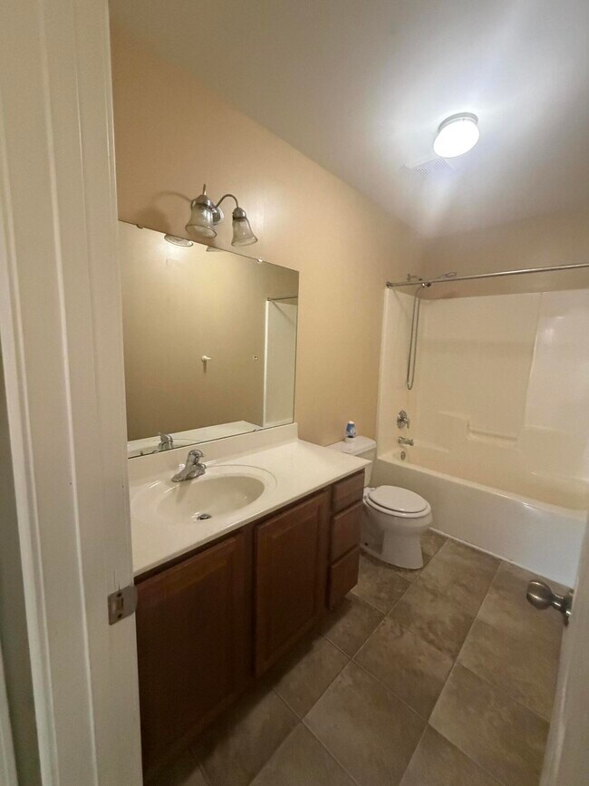 Building Photo - 575 Batty Way