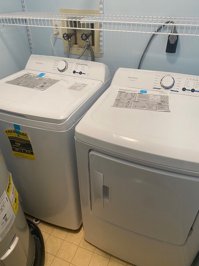 Building Photo - 6 Sequoia Ct