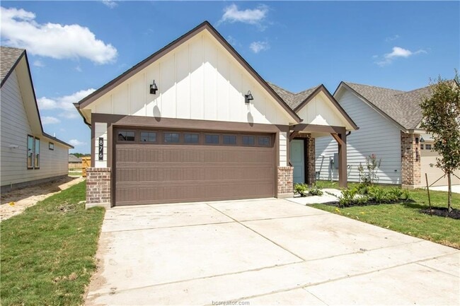 Building Photo - 883 Kickapoo Ln