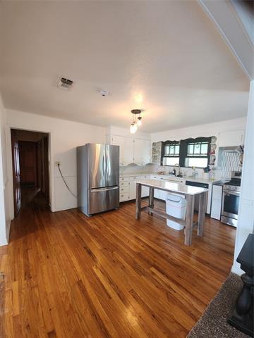 Building Photo - 440 S Main St