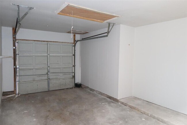 Building Photo - 2511 Bucks Run