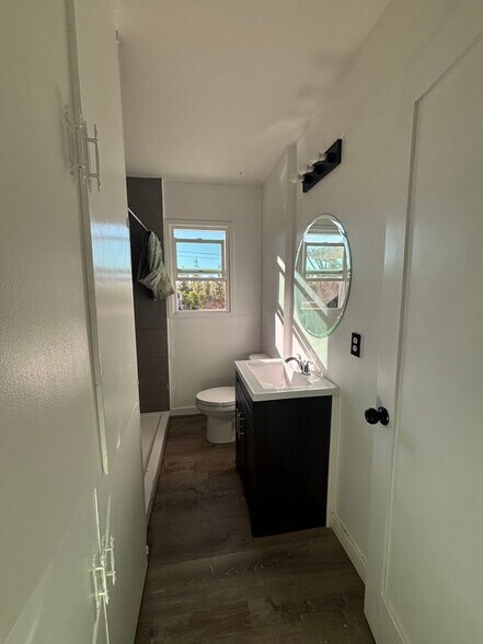 Building Photo - 15360 Washington