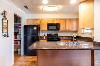 Interior Photo - Oak Tree Park