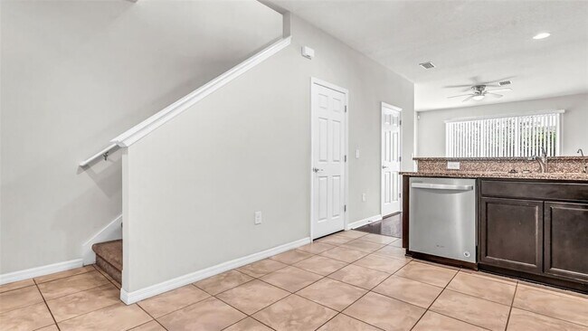 Building Photo - 9153 Hillcroft Dr