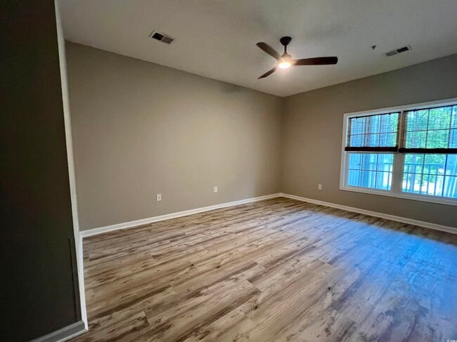 Building Photo - 5834 Longwood Dr