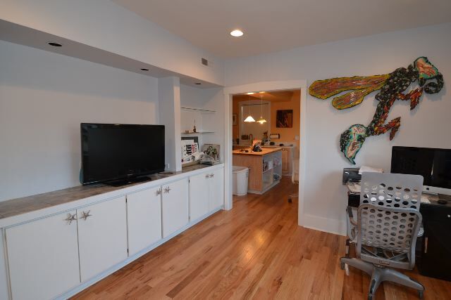 Building Photo - 3731 N Janssen Ave