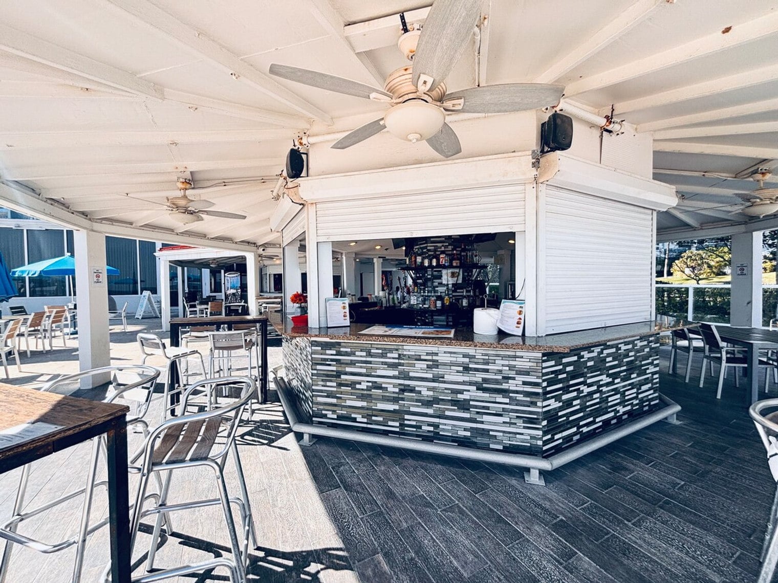 Building Photo - 19201 Collins Ave