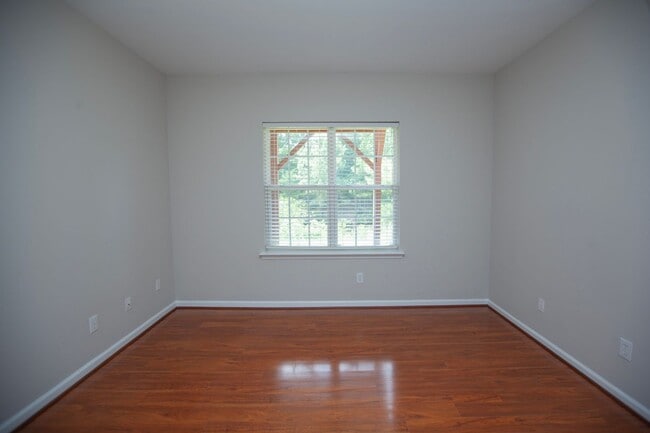 Building Photo - 2 Bedroom 2.5 Bath with Lake View in Morrisville, NC!