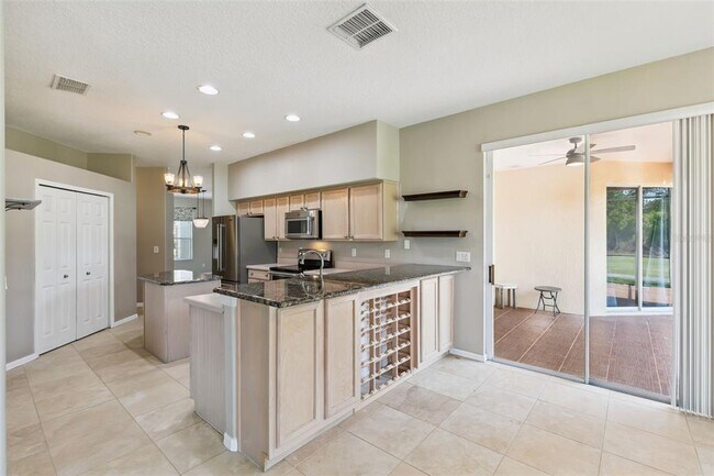 Building Photo - 237 Strathmore Cir