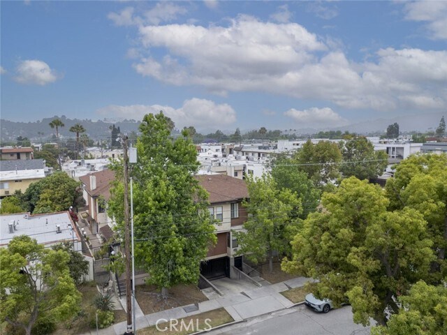 Building Photo - 914 E Elk Ave