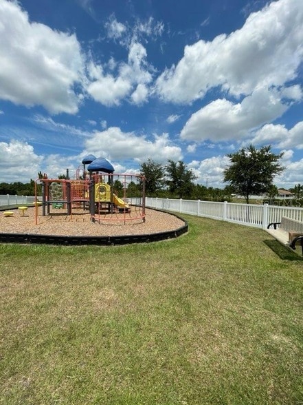 Building Photo - 6911 Gideon Cir