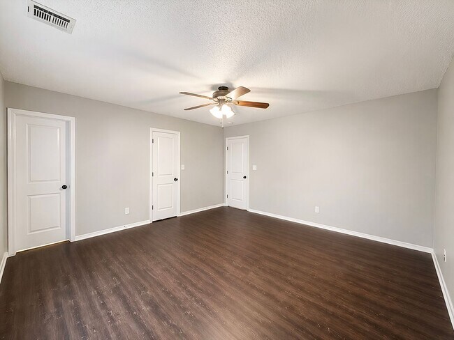 Building Photo - Amazing Quality and Value! Jenks Schools!