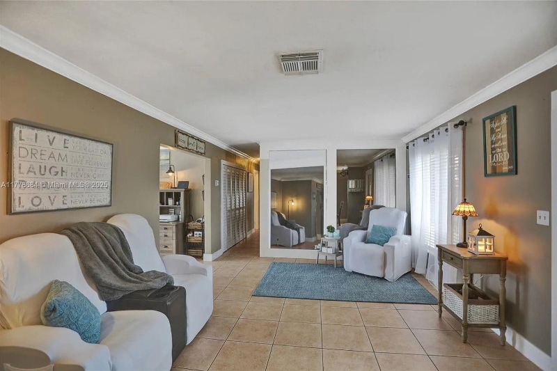 Building Photo - 848 Brickell Key Dr