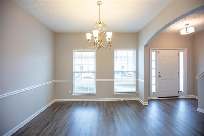 Building Photo - 649 Kenridge Dr