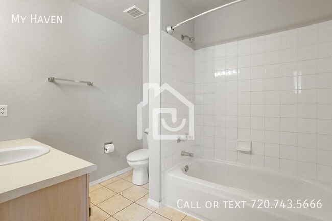 Building Photo - 5960 S Jellison St