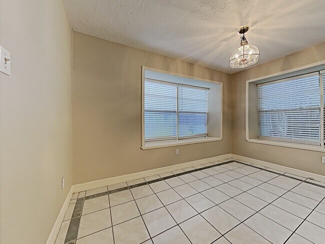 Building Photo - 9922 Appleridge Dr