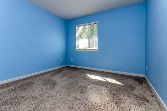Building Photo - Beautiful Bell Hill Home in DuPont