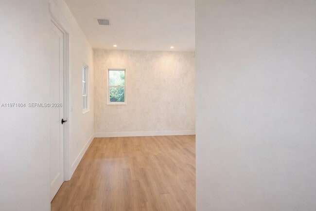 Building Photo - 640 NE 71st St