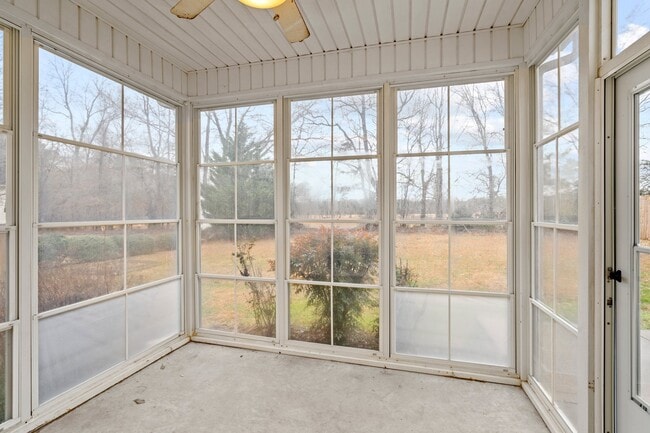 Building Photo - 3212 Sawyers Mill Dr