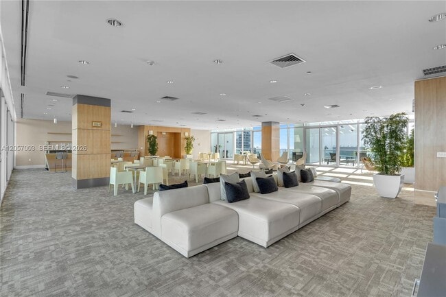 Building Photo - 1331 Brickell Bay Dr