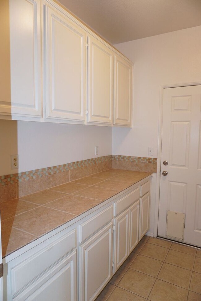 Building Photo - 14752 Eaglehead Mountain Dr