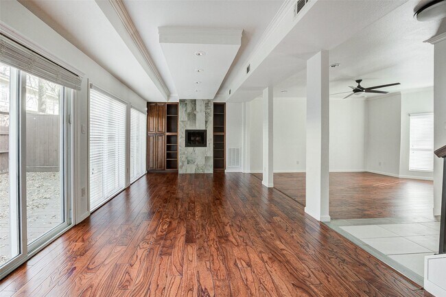 Building Photo - 201 Vanderpool Ln