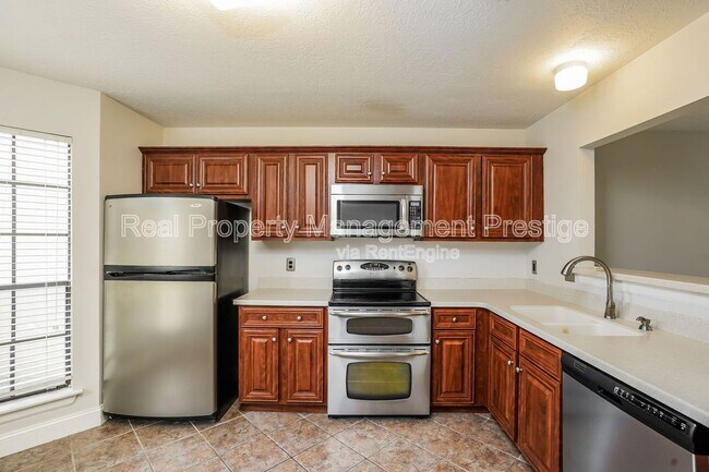 Building Photo - 17263 Saturn Ln
