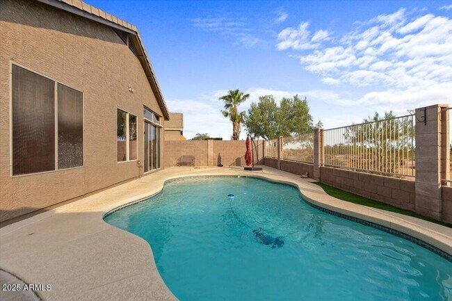 Building Photo - 4615 E Prickly Pear Trail
