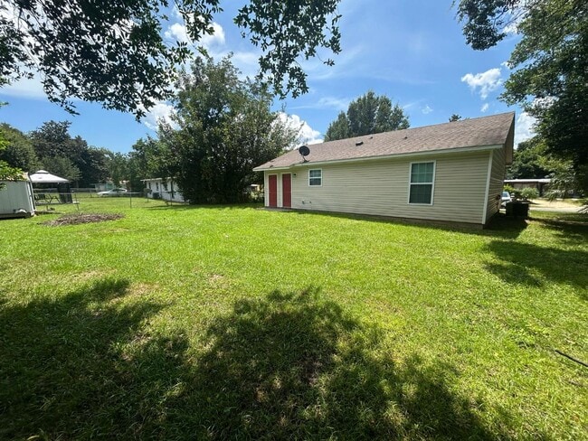 Building Photo - 214 Emerald Ave