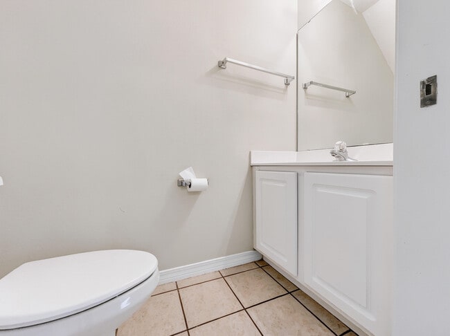 Building Photo - 977 Scenic Oak Ln