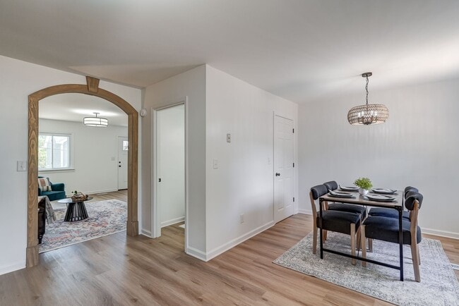 Building Photo - Completely Renovated 3 Bedroom Belmont Townhome Available Now!