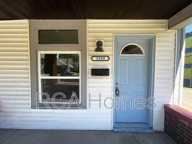Building Photo - 1555 Barth Ave