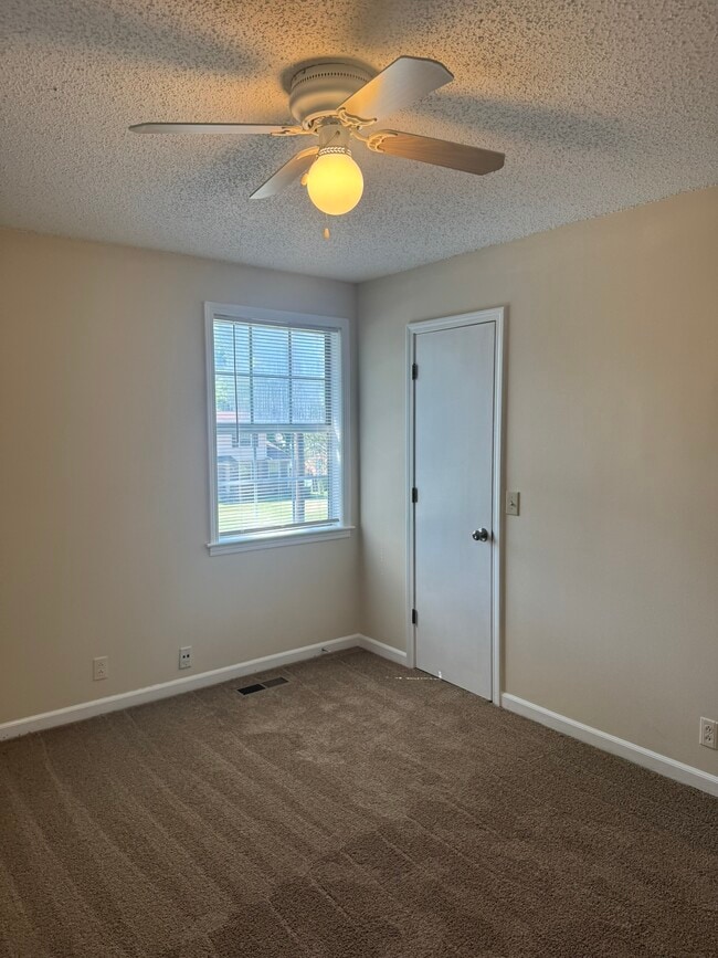 Building Photo - 7482 Harrow Dr