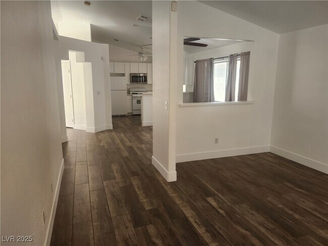 Building Photo - 9172 Sparklewood Ct